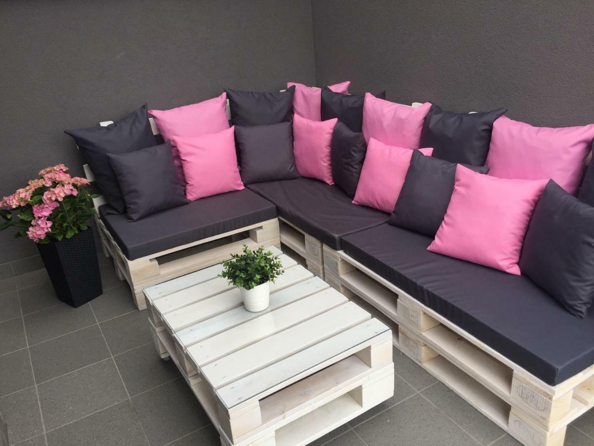 Apartament Antek Klimatyzowany オシフィエンチム エクステリア 写真